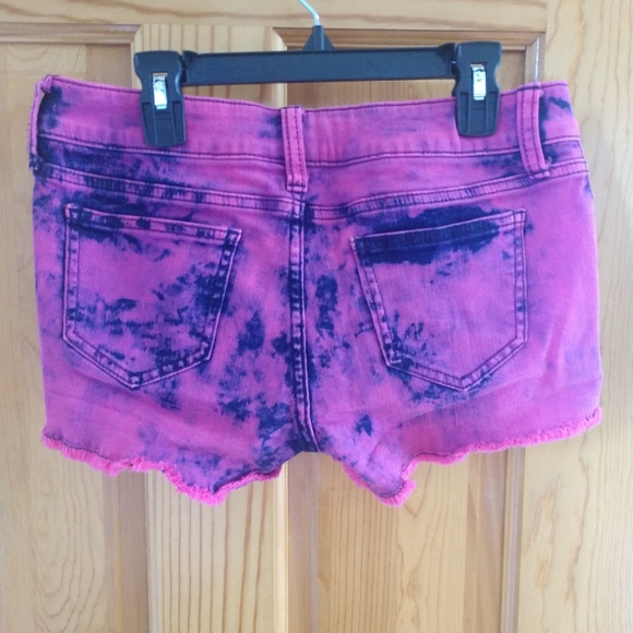 🌻3/$30 NEON Pink DECREE Shorts - Picture 2 of 4